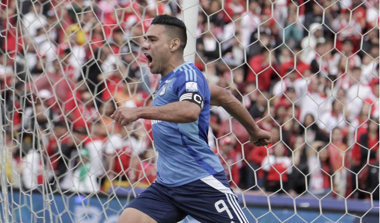 Falcao emociona a los millonarios; silencio interrumpido antes del debut de la liga