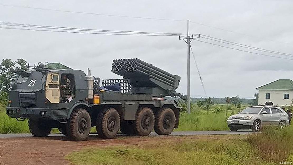Tailandia bombaza objetivos militares en Camboya