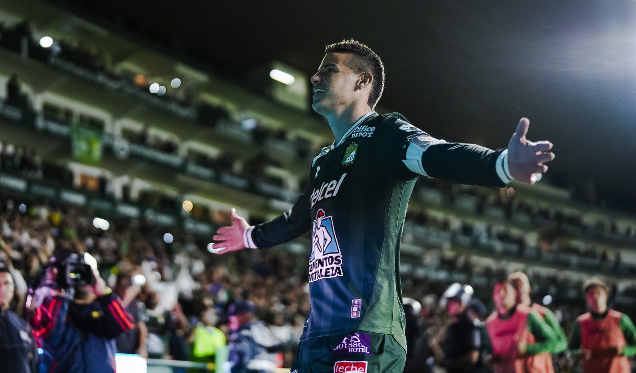[Video] James regresa a la meta; Anotó con un león contra Chivas
