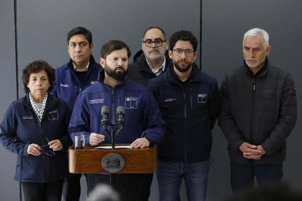 Bórico promete no ahorrar recursos en los mineros de rescate atrapados en el teniente