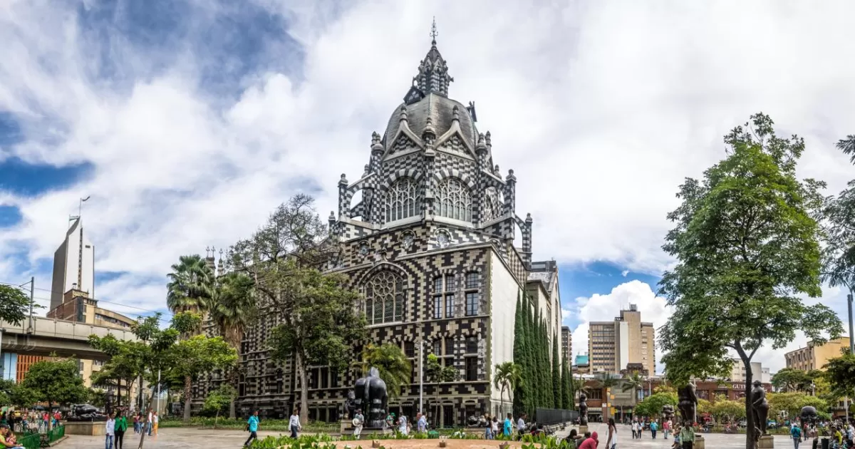El turismo ya está superando el café y el carbón, según anato -u