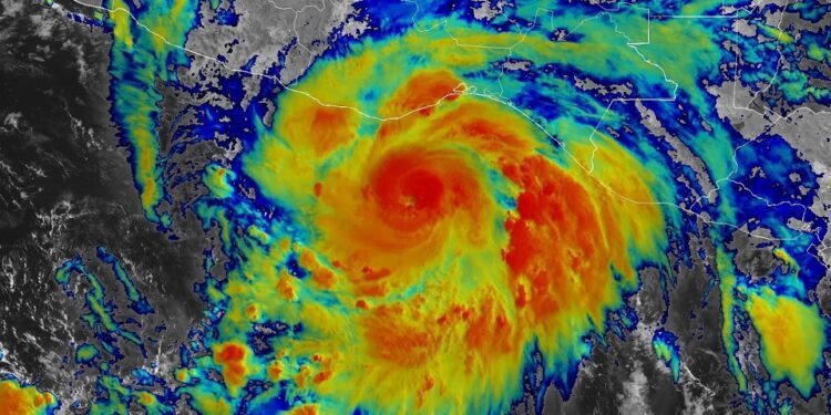 Erin se convierte en un huracán "catastrófico" con la categoría 5 en Atlantic