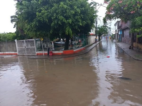 Lluvias torrenciales provocan inundaciones en San Andrés