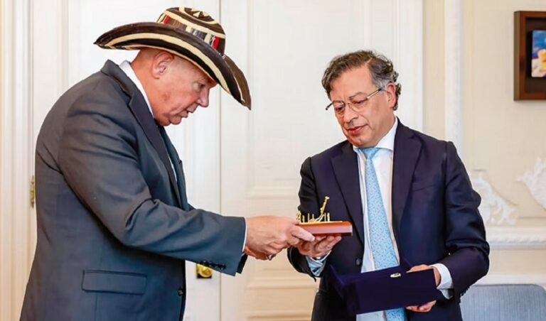 Petro se reúne con el jefe de misión estadounidense de Bogotá en tensión bilateral