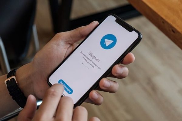 Telegram y WhatsApp como comisión de medios en línea