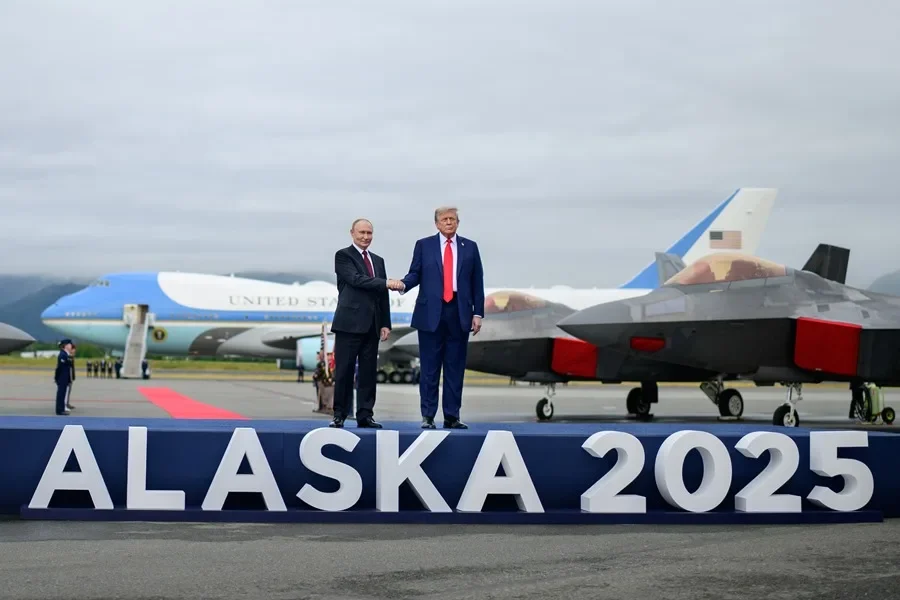 Trump intenta cegar a Putin con una disposición de avión de F-35, F-22 y B-2 en Alaska
