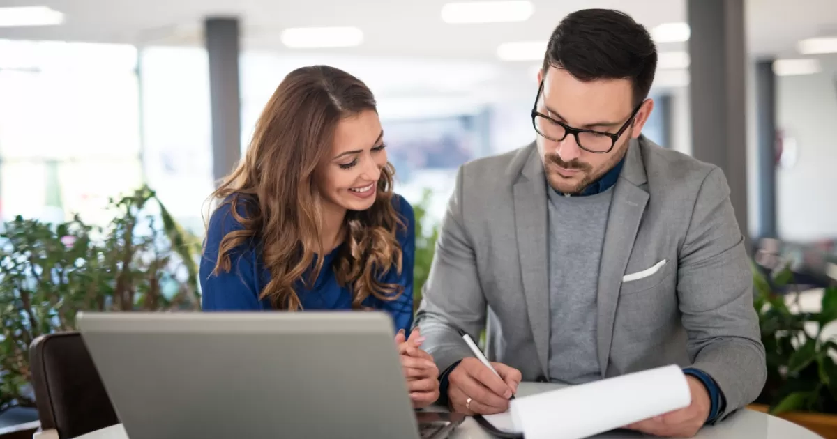 ¿Cuántos contadores cobran por una cuenta de pérdidas y ganancias?