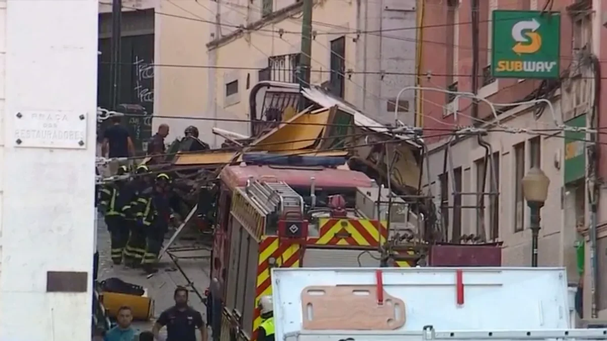 Al menos 15 personas mueren cuando una subida histórica en Lisboa