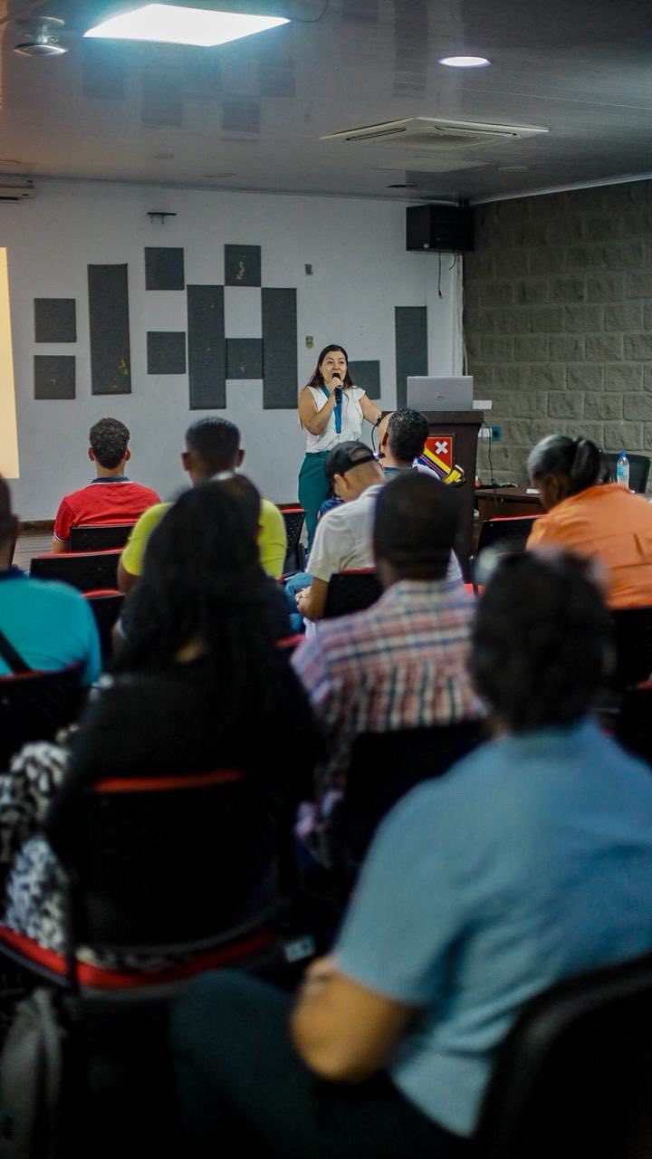 Avance satelital abre nuevas oportunidades para jóvenes isleños