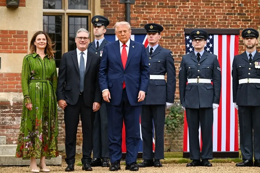 El Presidente de los Estados Unidos se reúne con Starmer para sellar el acuerdo de "millonario"