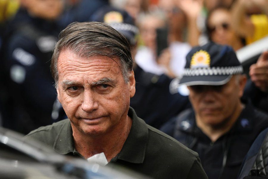 En la detención de la policía, Jair Bolsonaro está urgentemente en el hospital