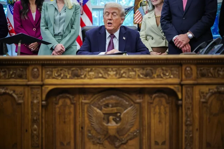 Estados Unidos atacó el segundo bote con tres presuntos traficantes de drogas venecuelas, según Trump