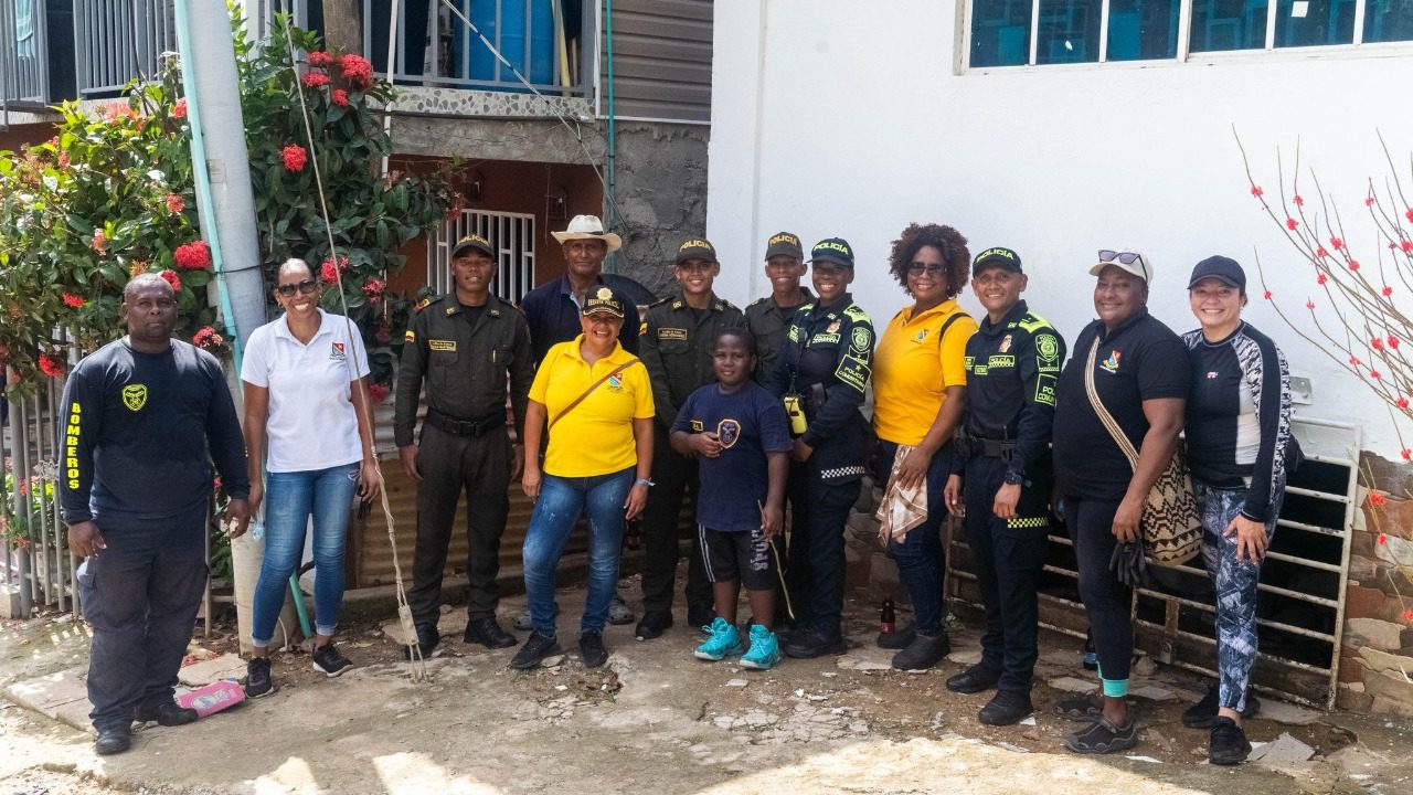 Jornada de limpieza y poda en Altos del Bight fortalece la seguridad comunitaria