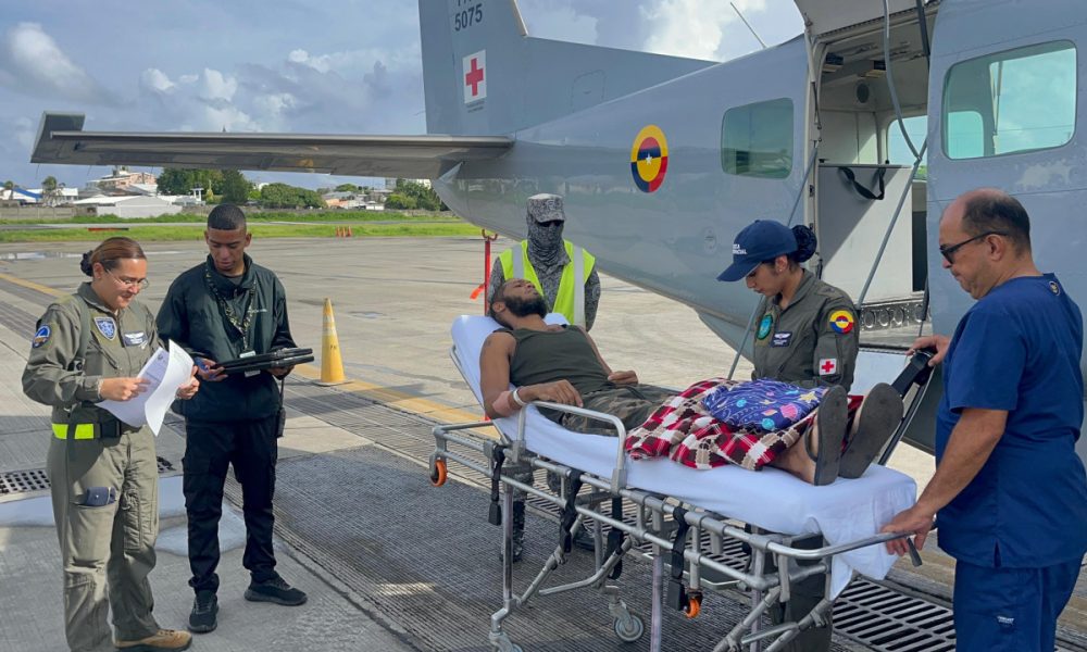 La Fuerza Aérea realiza la nueva transferencia de aeromedicina de Providence a San Andrés - Extra