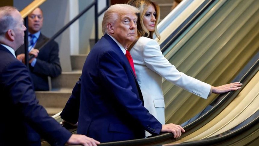 La ONU ofrece una explicación curiosa sobre el fracaso de una escalera mecánica que influyó en la llegada de Trump y su esposa