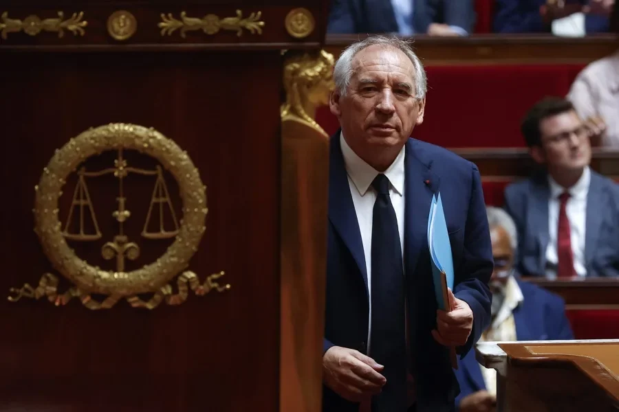 Macron está buscando un reemplazo después de perder Bayrou