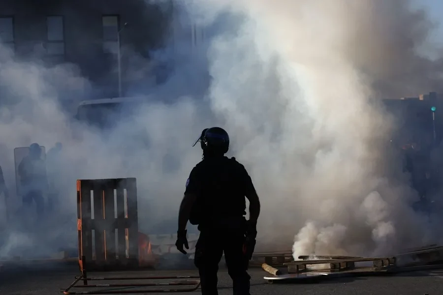 Ya hay unos 200 detenidos