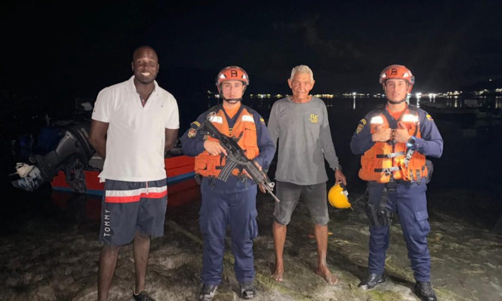 Armada Nacional con ayuda de una comunidad salvó el hidroavión - el Extra