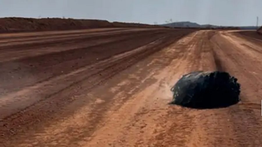Australia investiga un raro objeto en llamas que cayó del cielo