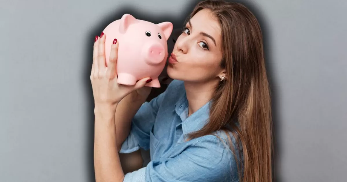 CONSEJOS ÚTILES para AHORRAR DINERO cada día, según los BANCOS.