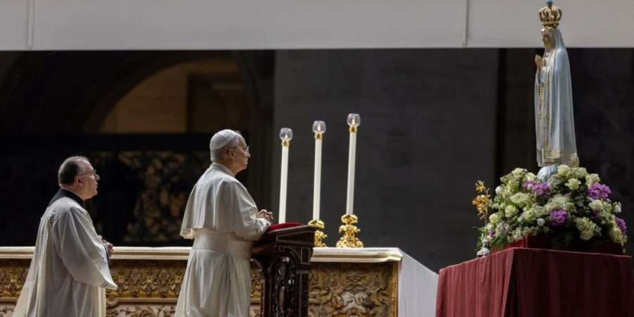 El Papa León XIV entregó la primera rosa de oro de su pontificado