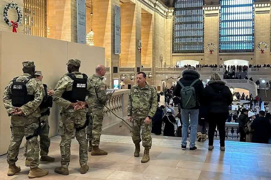 El juez a quien Trump ha designado detiene temporalmente el despliegue de tropas en Portland, EE. UU.