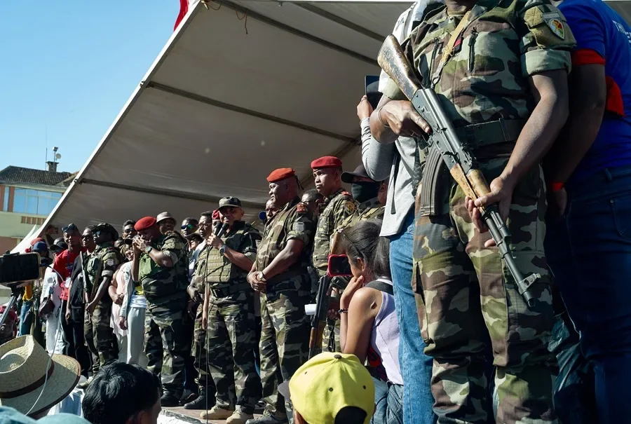 El líder del golpe de Madagascar prestó juramento como nuevo presidente del país