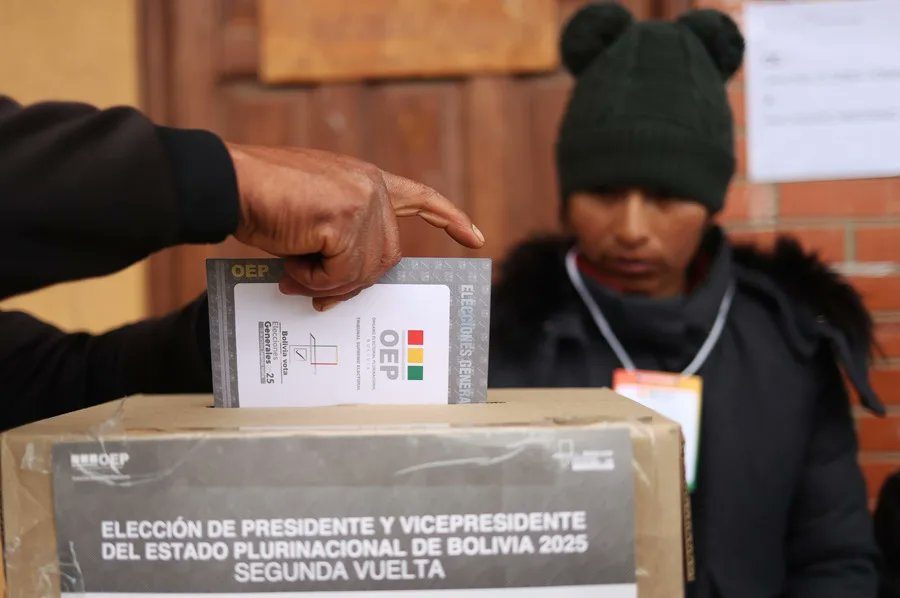 El organismo electoral de Bolivia defiende el resultado de la segunda vuelta al final del conteo