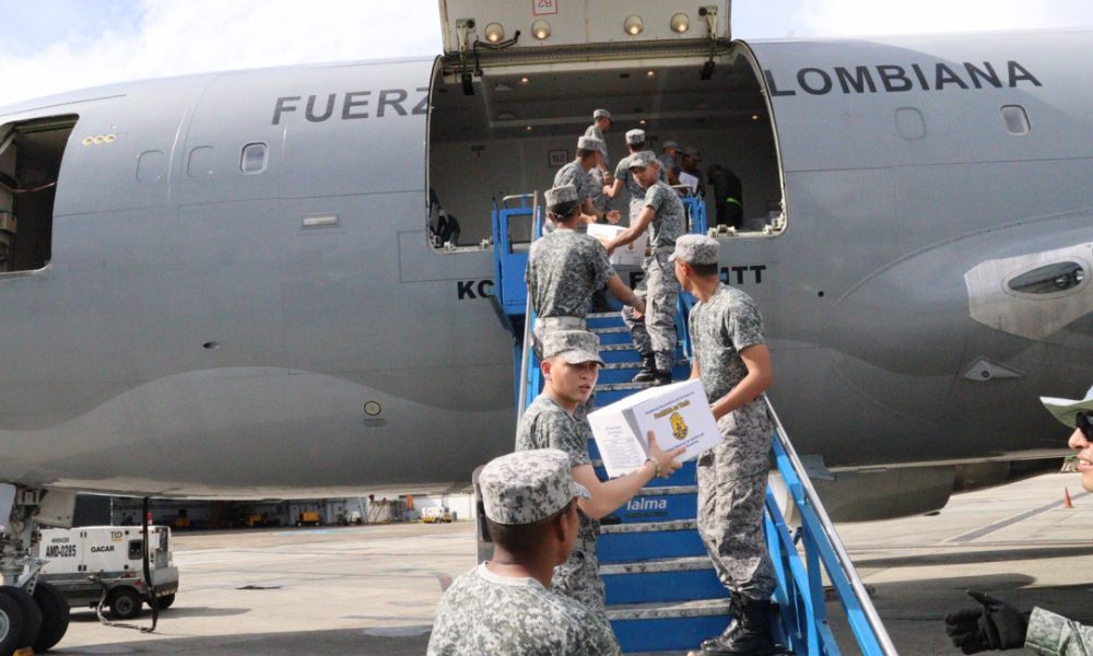 FAC transporta 22 toneladas de ayuda humanitaria a San Andrés por tormenta tropical Melissa – El Extra