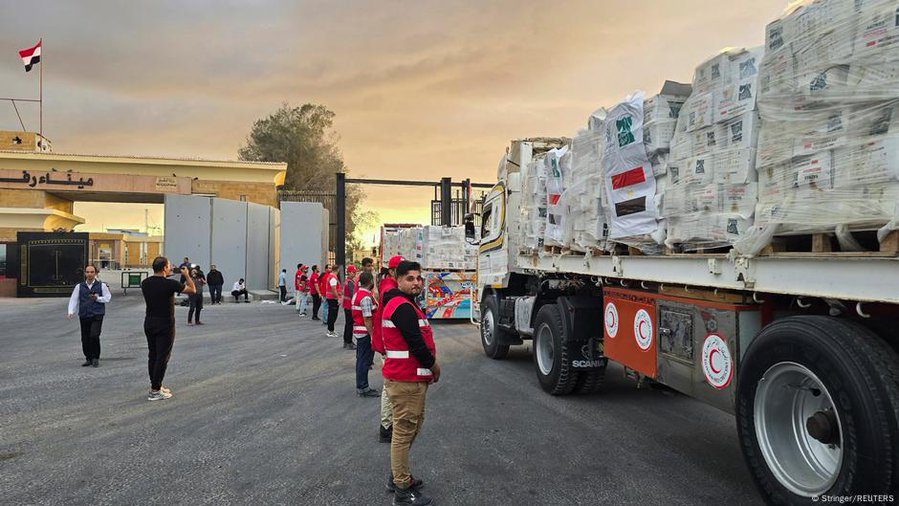 Unos 170 camiones con ayuda humanitaria empiezan a llegar al cinturón de Gaza