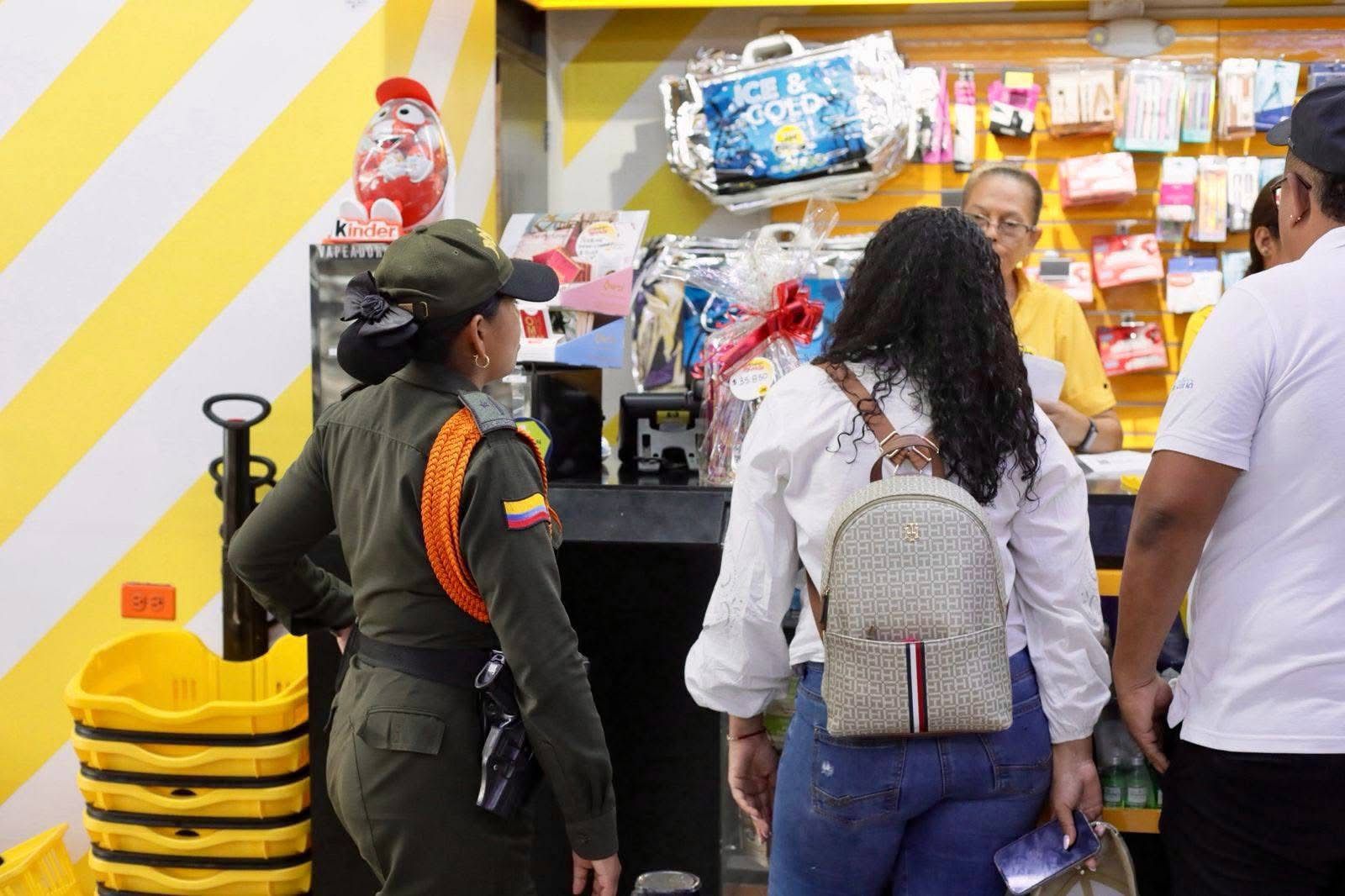 Inspección al uso de plástico en la isla