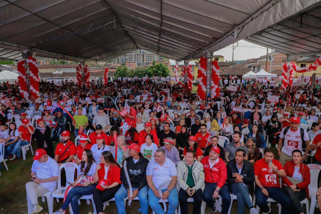 Más de 4 000 personas acompañaron a Nelson Carmona Lopera en el lanzamiento de su campaña a la Cámara de Representantes.