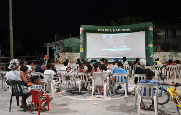 Cine al Barrio llegó al sector Tablitas para fortalecer la convivencia.