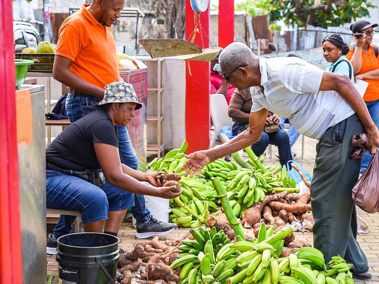 Farmer Market fortalece el consumo local en su tercera edición de 2026 en el Archipiélago.