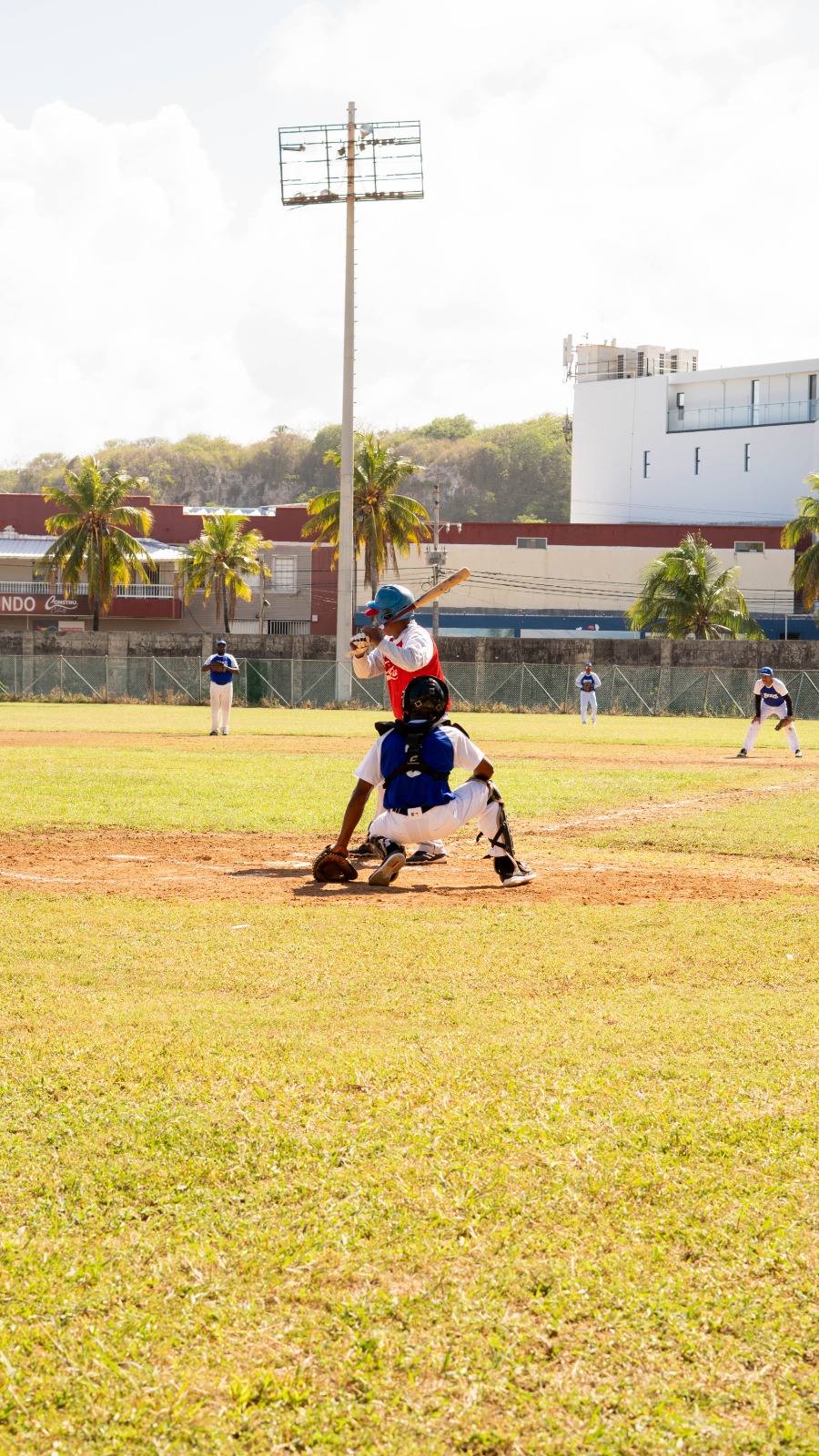 Béisbol continúa fortaleciéndose en los escenarios deportivos de San Andrés.