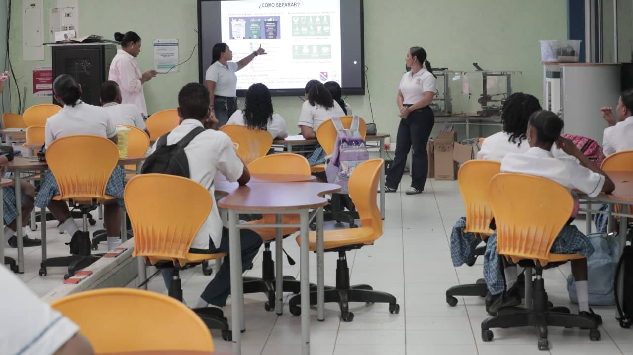 Se fortalece la educación ambiental en instituciones educativas del Archipiélago.