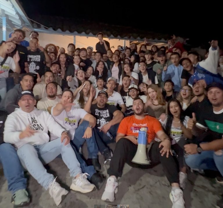 Estrategia “Girardota es Joven” reúne a más de 200 jóvenes en Encenillos durante la actual administración de Kevin Bernal.
