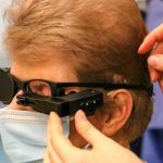 Lanzan un implante que promete reactivar la visión de las Lanzan un implante que promete reactivar la visión de las personas mayores